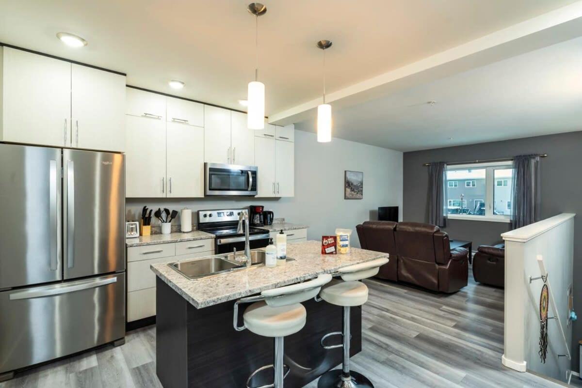Nn - The Wanderoo - Riverdale 3-Bed 2 5-Bath Вайтгорс Екстер'єр фото